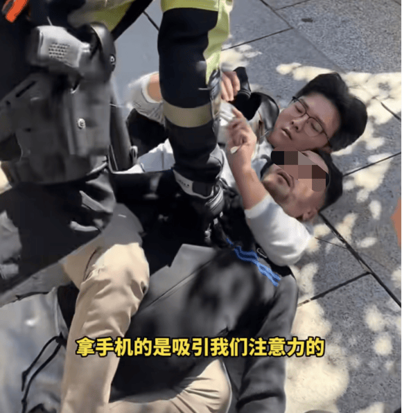 皇冠信用盘怎么申请
_中国小伙在西班牙遇小偷皇冠信用盘怎么申请
，当场裸绞将其制服！本人发声