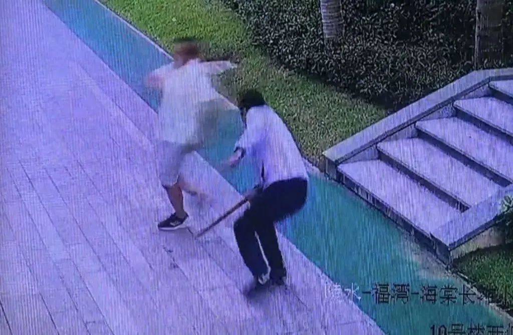 中超足球
_“60岁举报人遭蒙面殴打两回”中超足球
，又有新进展