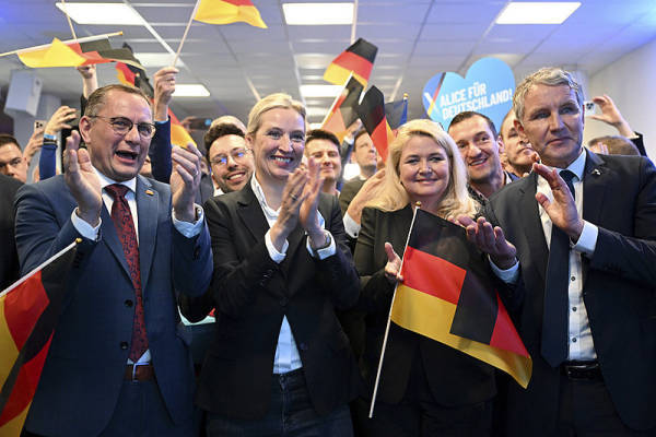 WNBA美国女子篮球联赛_德国地方选举前夕WNBA美国女子篮球联赛，极右翼政党德国选择党7名候选人相继死亡