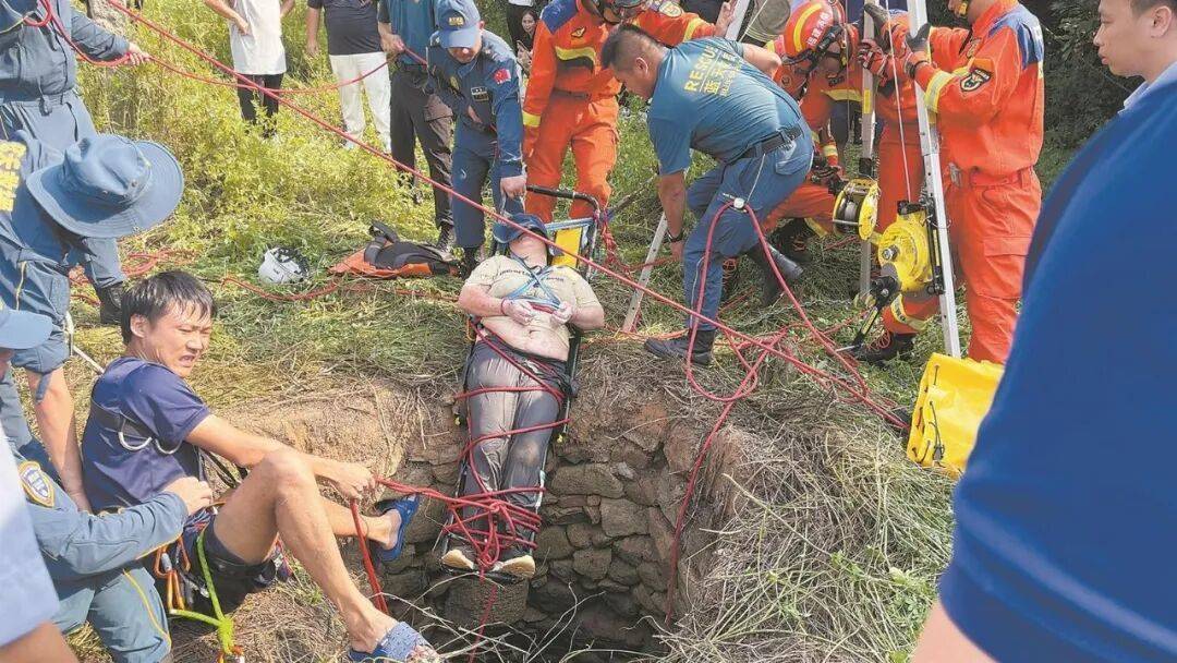 英格兰足球协会联赛_泉州坠井女子“54小时噩梦”：几条蛇爬身上英格兰足球协会联赛，双侧肋骨骨折！绝望时靠一个信念坚持活下来……