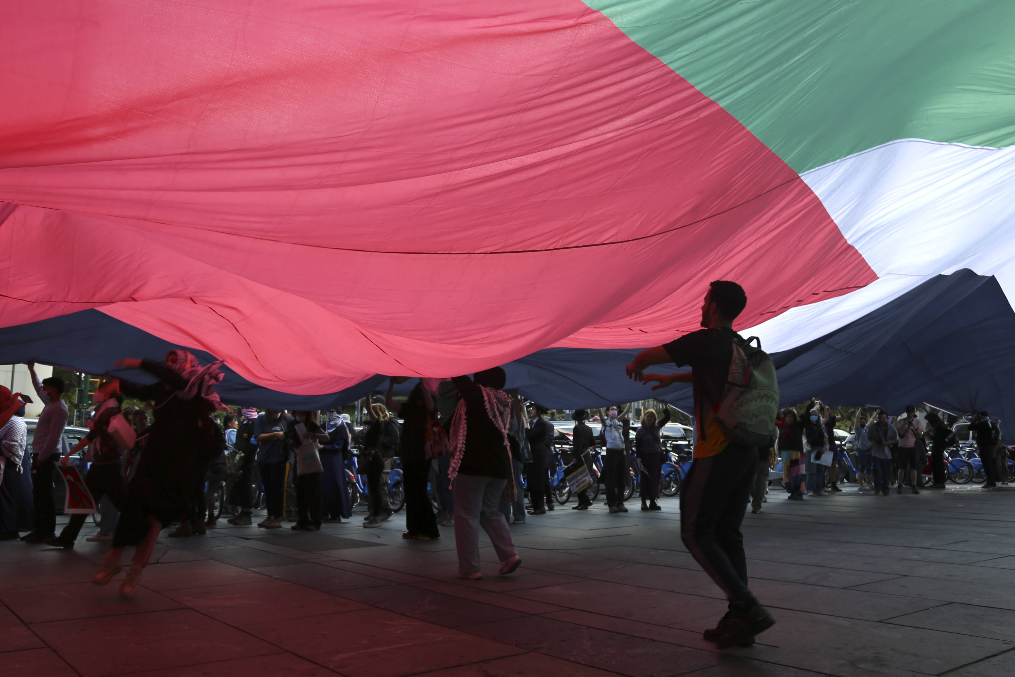 皇冠足球平台代理_美国多名民主党参议员首提决议案 呼吁承认巴勒斯坦国