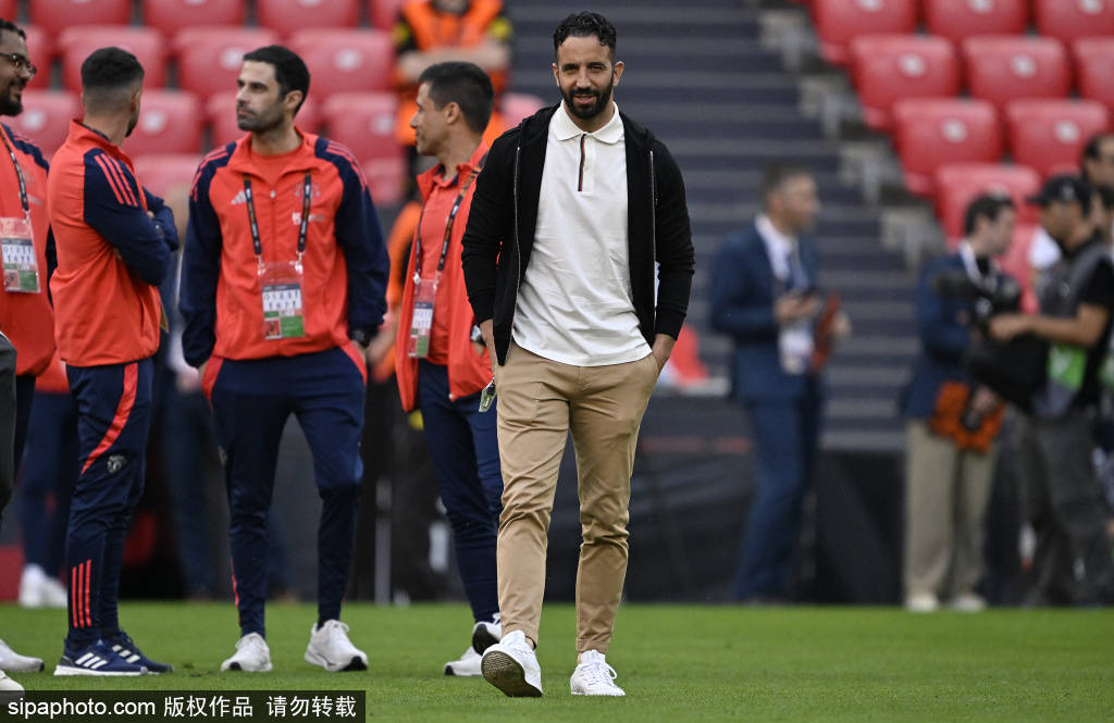 皇冠信用網如何申请_曼联主帅阿莫林危在旦夕皇冠信用網如何申请，3600万引援齐克泽成最大败笔