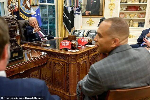 皇冠信用网申请开通_笑死！美国政府关门皇冠信用网申请开通，公务员为爱发电！妮可·基德曼20年婚姻再破裂，背后竟是…