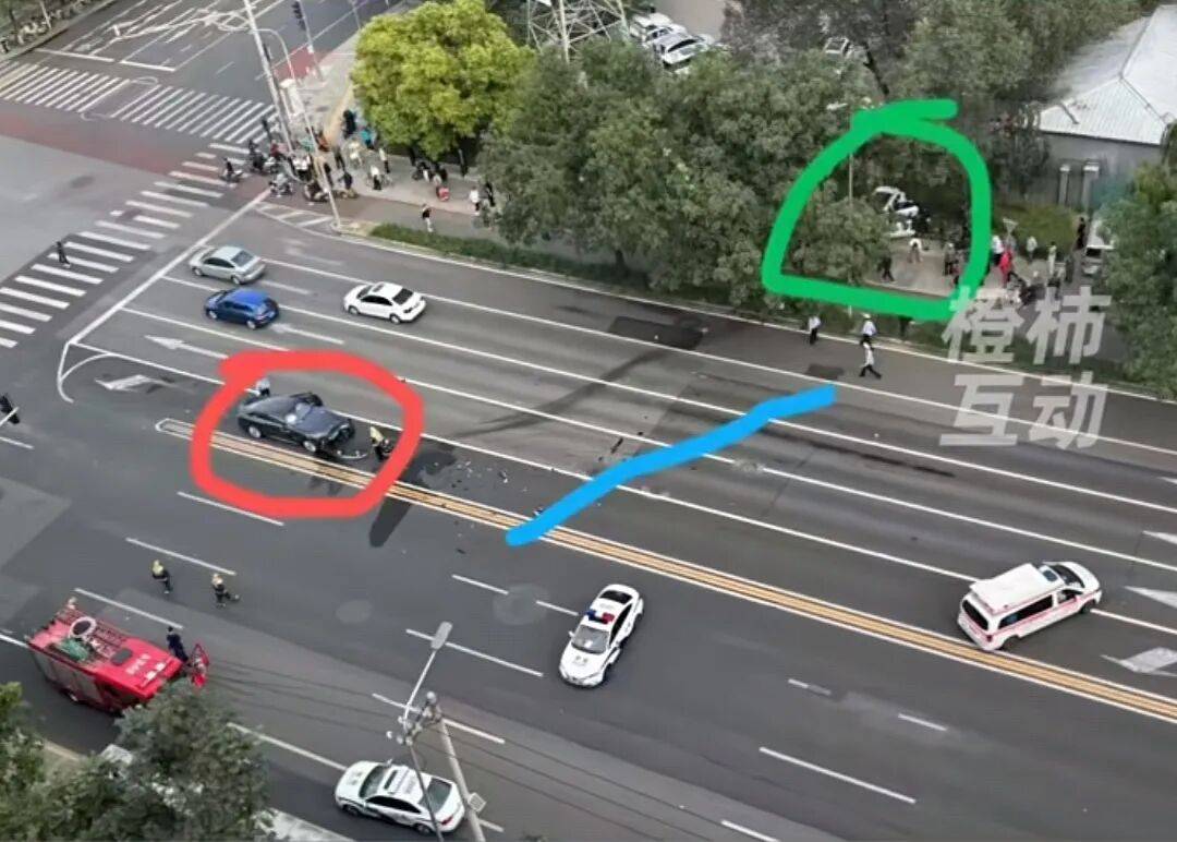 皇冠信用网站_比亚迪车主多处骨折皇冠信用网站，其妻发声：往后日子不知怎么过！陈震车祸后再度致歉