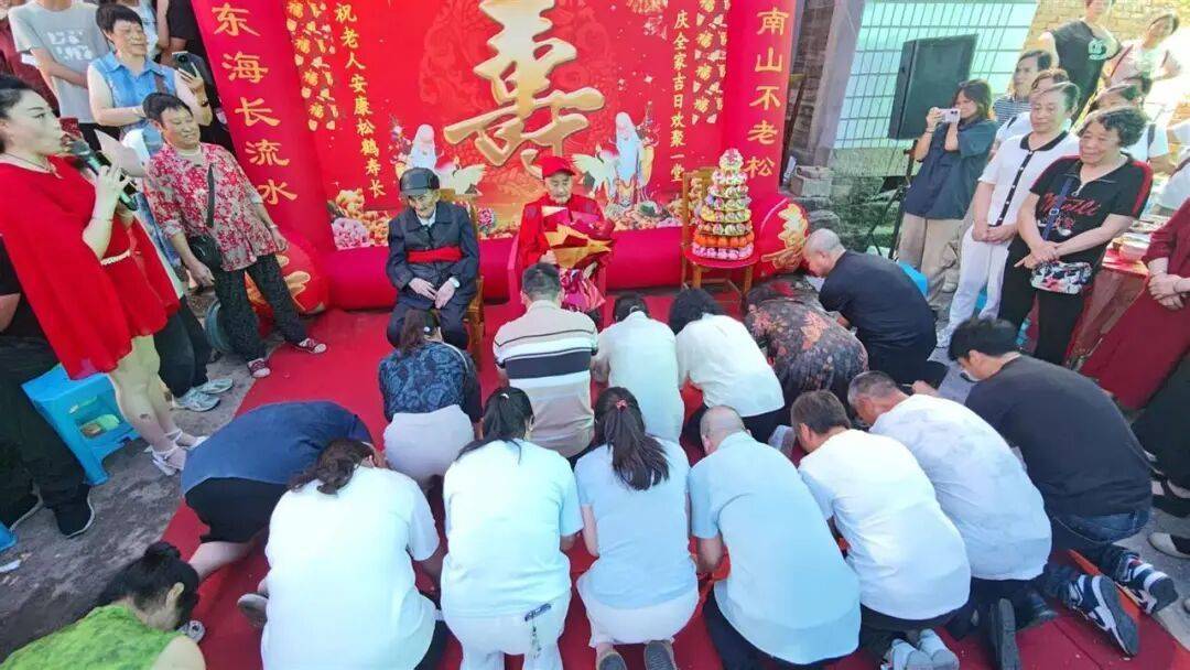 皇冠信用網出租代理_重庆103岁哥哥参加100岁弟弟生日宴皇冠信用網出租代理，家人：他俩粗茶淡饭从不挑食，家族有长寿基因