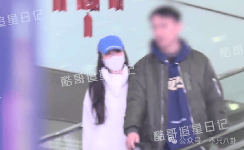 hga035会员注册_他俩没分手但被拍到吵架了hga035会员注册，吵得很凶......