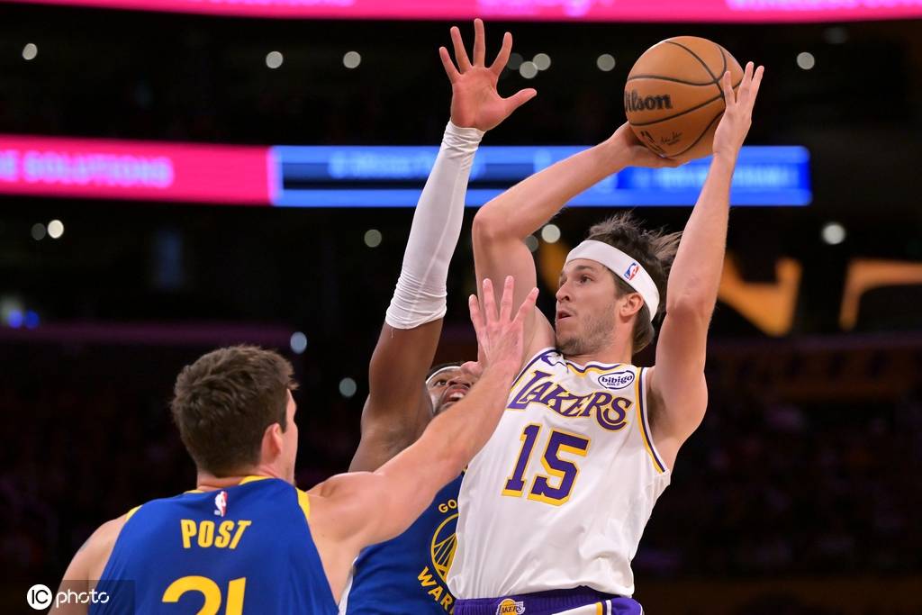 皇冠信用网账号
_季前赛-詹姆斯库里休战里夫斯21分 湖人胜勇士