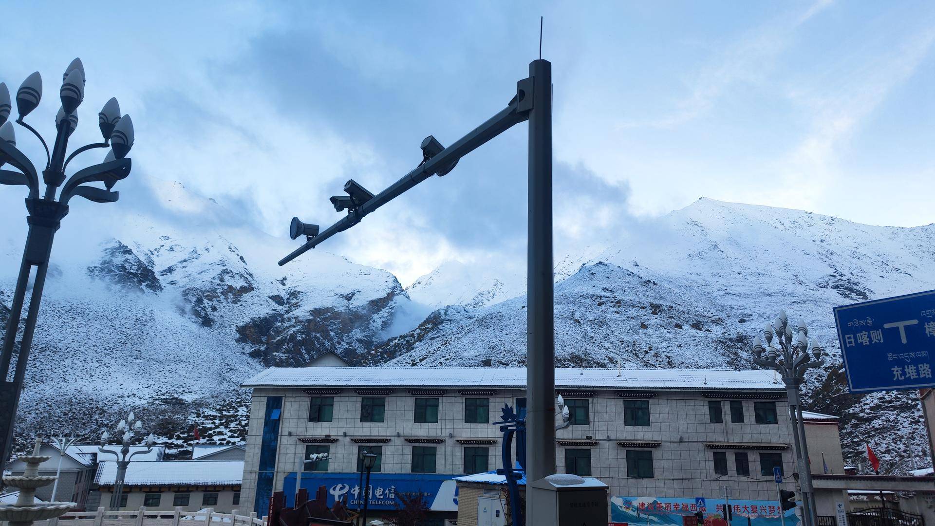 皇冠信用网登1_从尼泊尔回国手机遭“保护性关停”皇冠信用网登1，8天仍未恢复 当事人：在海拔4000多米路边冻到崩溃