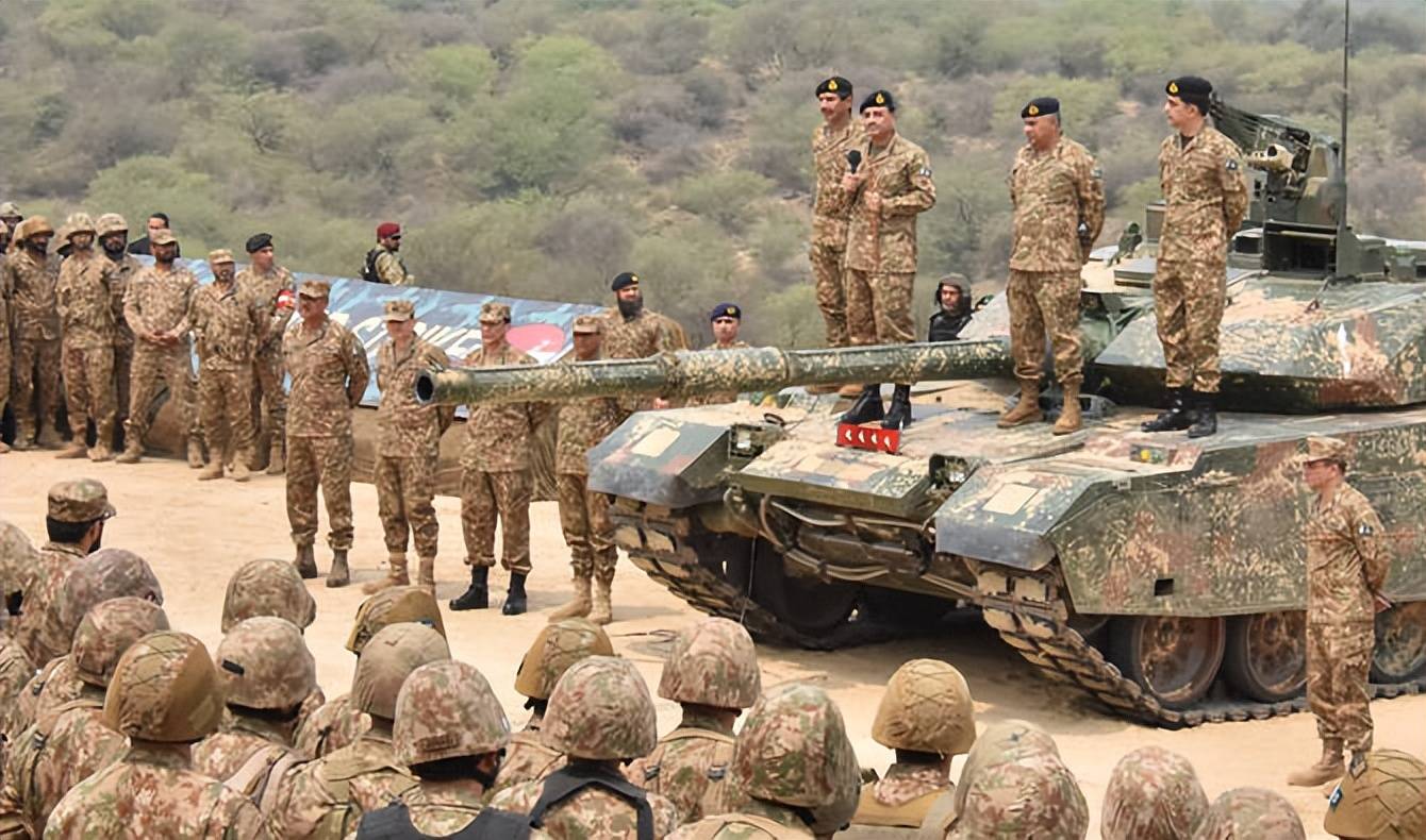 皇冠皇冠代理平台_终于被巴铁打疼了皇冠皇冠代理平台，阿富汗将袭击枭龙和歼-10，特朗普喊话他要管