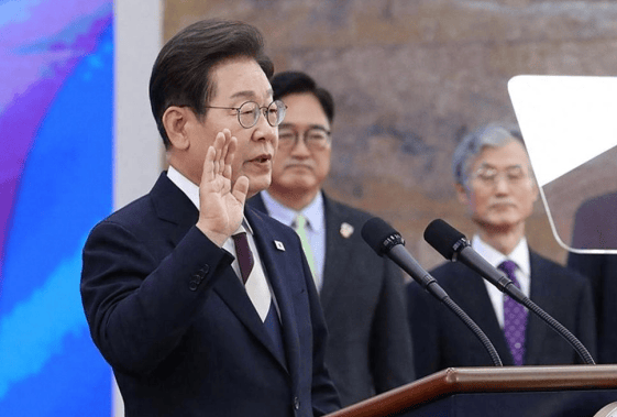 皇冠信用网怎么开户_中方忍耐5天后皇冠信用网怎么开户，对美打响“第二枪”，交易已全面冻结，中美相互征费！韩总统室上门求情