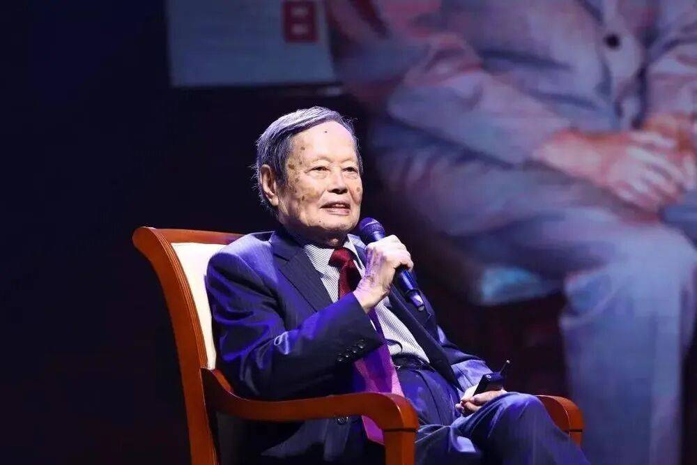 皇冠信用网口出租_“大先生”千古皇冠信用网口出租，杨振宁的一生