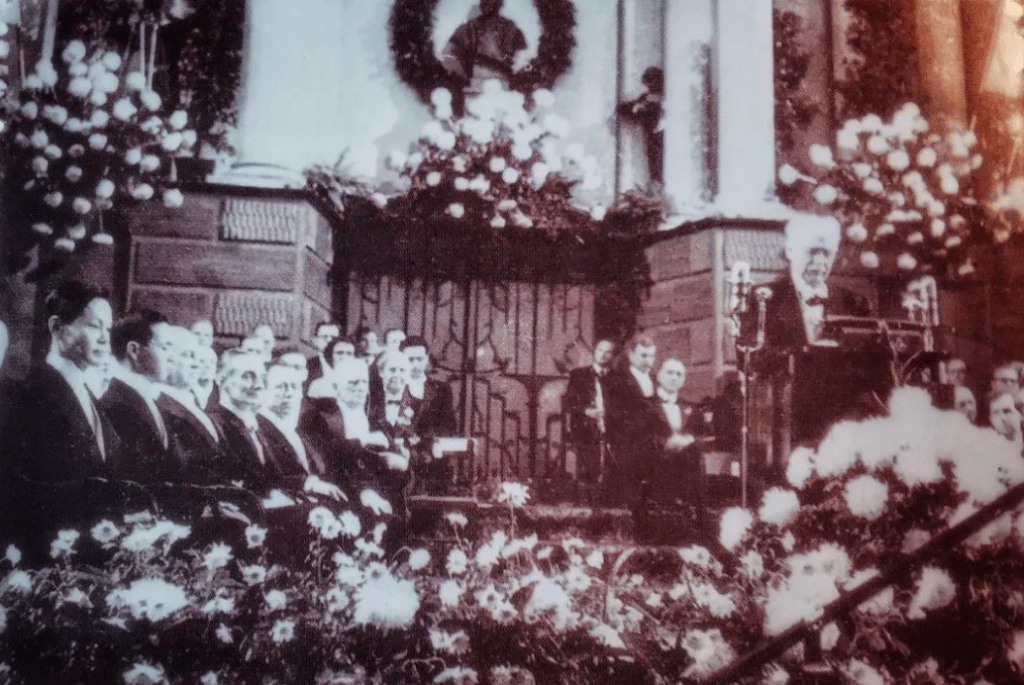 如何申请到皇冠信用
_独家｜友人追忆杨振宁：如何申请到皇冠信用
他没能二度获诺奖是一个遗憾