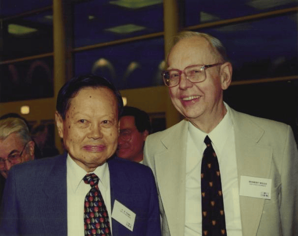 如何申请到皇冠信用
_独家｜友人追忆杨振宁：如何申请到皇冠信用
他没能二度获诺奖是一个遗憾