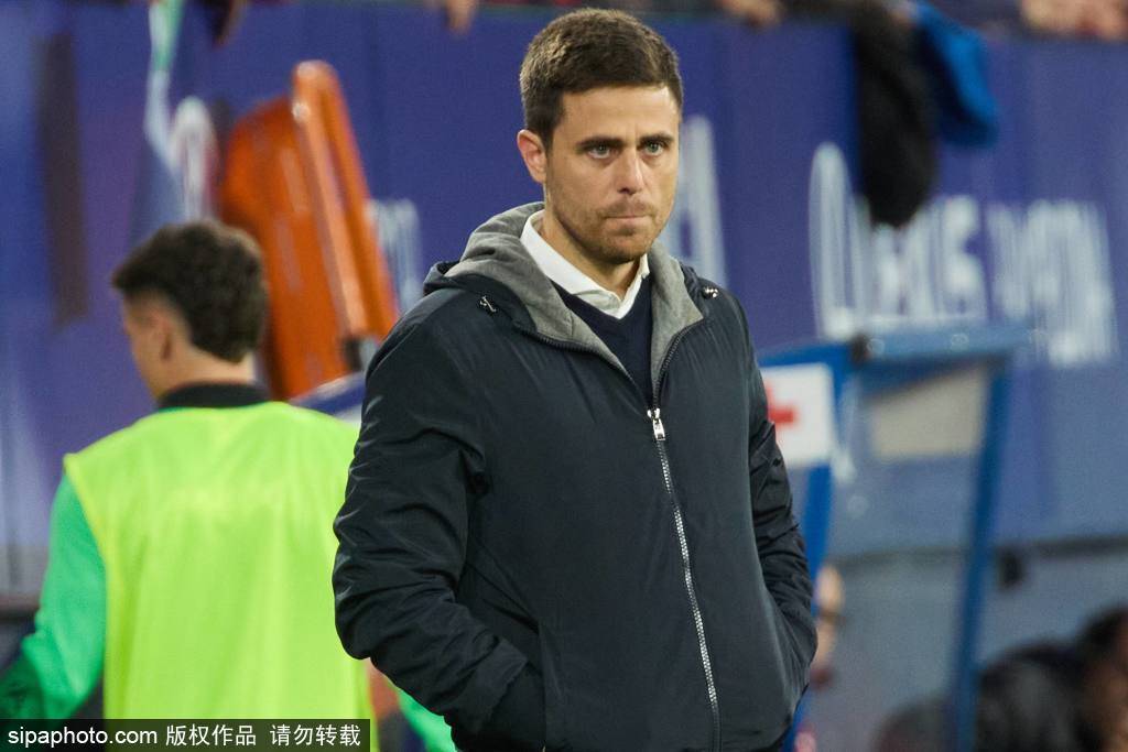 怎么申请世界杯代理_布莱顿主帅赫尔泽勒谈失利：执行力不足与梦剧场的震撼氛围