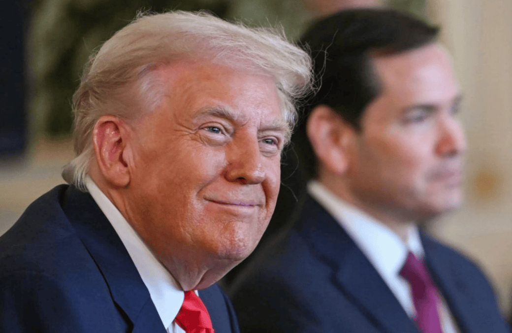 足球盘口哪里买_特朗普早早到场足球盘口哪里买，与中方谈完100分钟后，亲自把中方领导人送上车