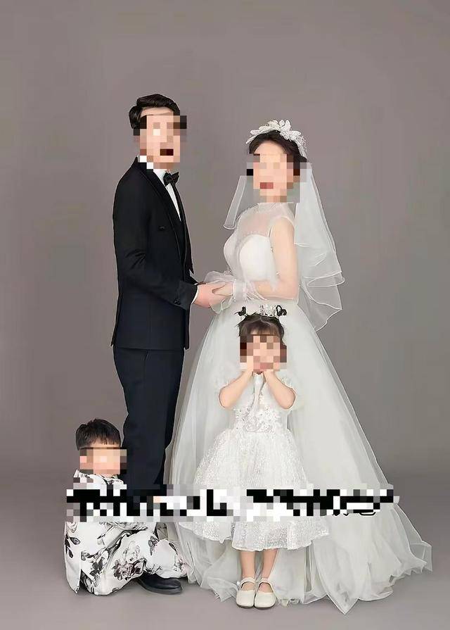 正版足球出租
_郑州中牟男子称妻儿3人被发小杀害正版足球出租
,“常来吃饭偷配了钥匙”,嫌犯父亲:恨死这个恶魔