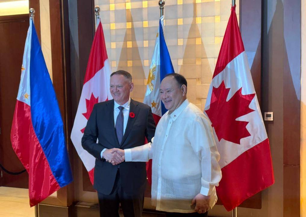 皇冠信用网怎么注册
_美军再度遭遇耻辱时刻：中国海军6艘战舰包围皇冠信用网怎么注册
，815舰插入南海演习