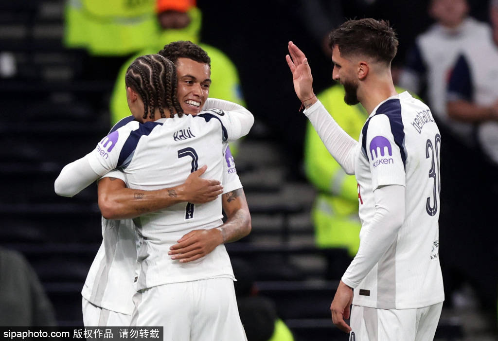 皇冠信用盘在线注册
_好起来了!曼联2-2绝平热刺皇冠信用盘在线注册
,阿莫林首度带曼联实现英超5轮不败