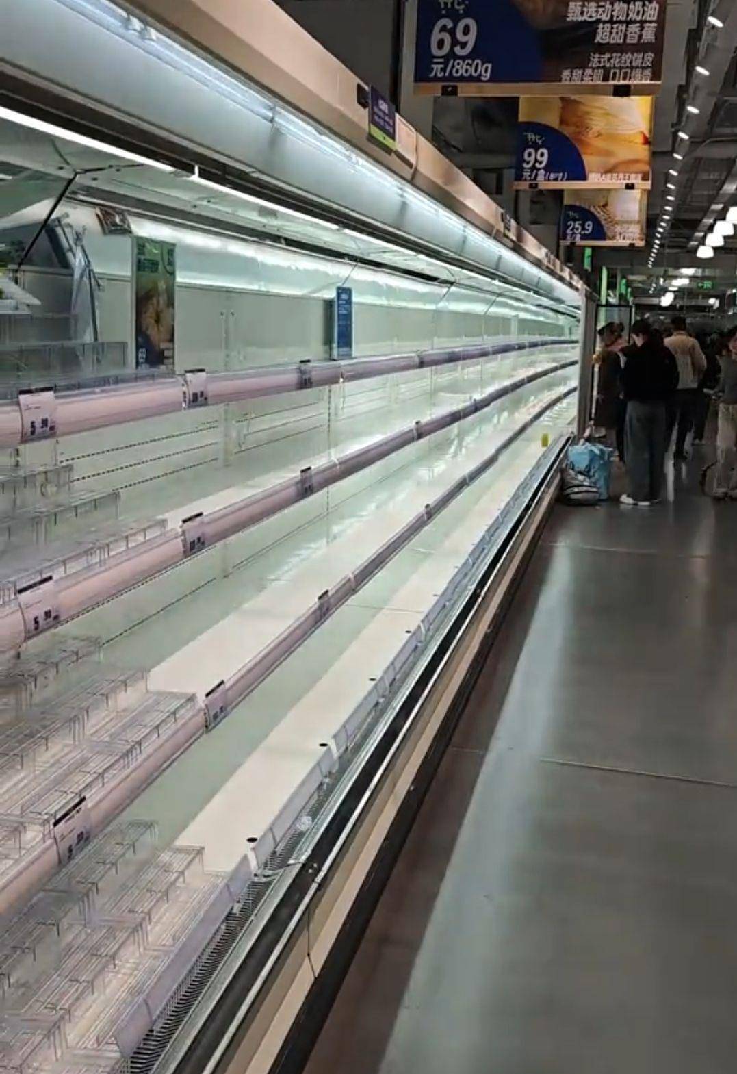 皇冠信用網会员开户申请_山西零售龙头“美特好”多家门店闭店调改皇冠信用網会员开户申请，部分门店出现货架大面积空置、购物限流、退卡时间长，相关部门已与企业对接，太原市消协：此次是调改并非彻底停业