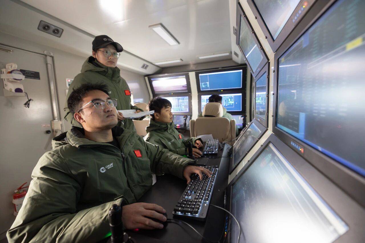 皇冠信用網出租足球_重大突破皇冠信用網出租足球！彩虹-7高空高速隐身无人机成功首飞