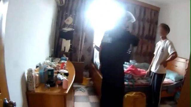 皇冠信用盘账号开通_砰！浙江女子刚坐进车里皇冠信用盘账号开通，一把菜刀砸在眼前，随后剪刀又飞来