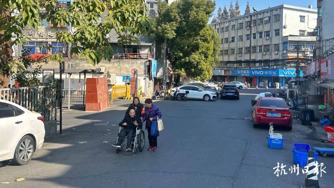 洪都拉斯国家联赛_新婚不久捡到孩子洪都拉斯国家联赛，杭州女子养了他60年，现在仍在当全职妈妈…