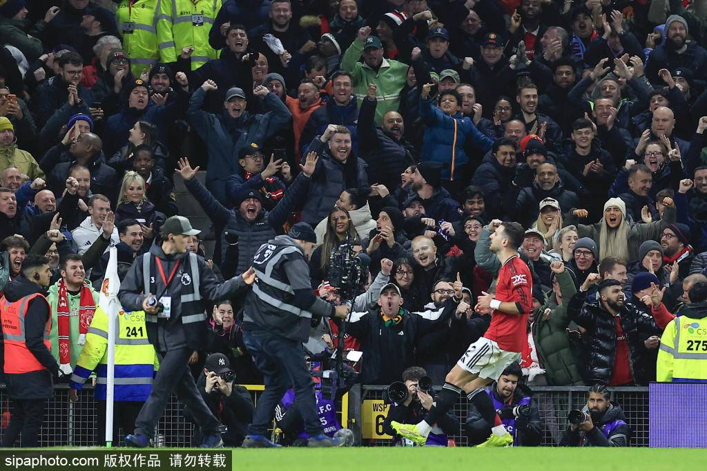 塞尔维亚vs英格兰足球
_阿莫林听劝?曼联场上站位更像是4231塞尔维亚vs英格兰足球
,芒特前腰多尔古出任右边前