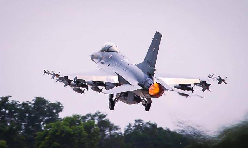 皇冠体育代理_斩首！泰国F-16越境百公里皇冠体育代理，韩国金鹰战机闯下大祸，炸柬埔寨小学