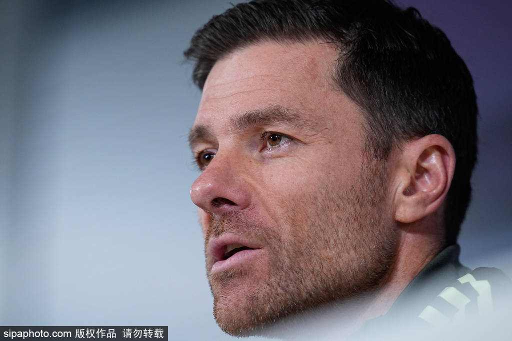 皇冠投注网址_马卡列阿隆索下课五大原因：随意开大脚、与维尼修斯交恶等