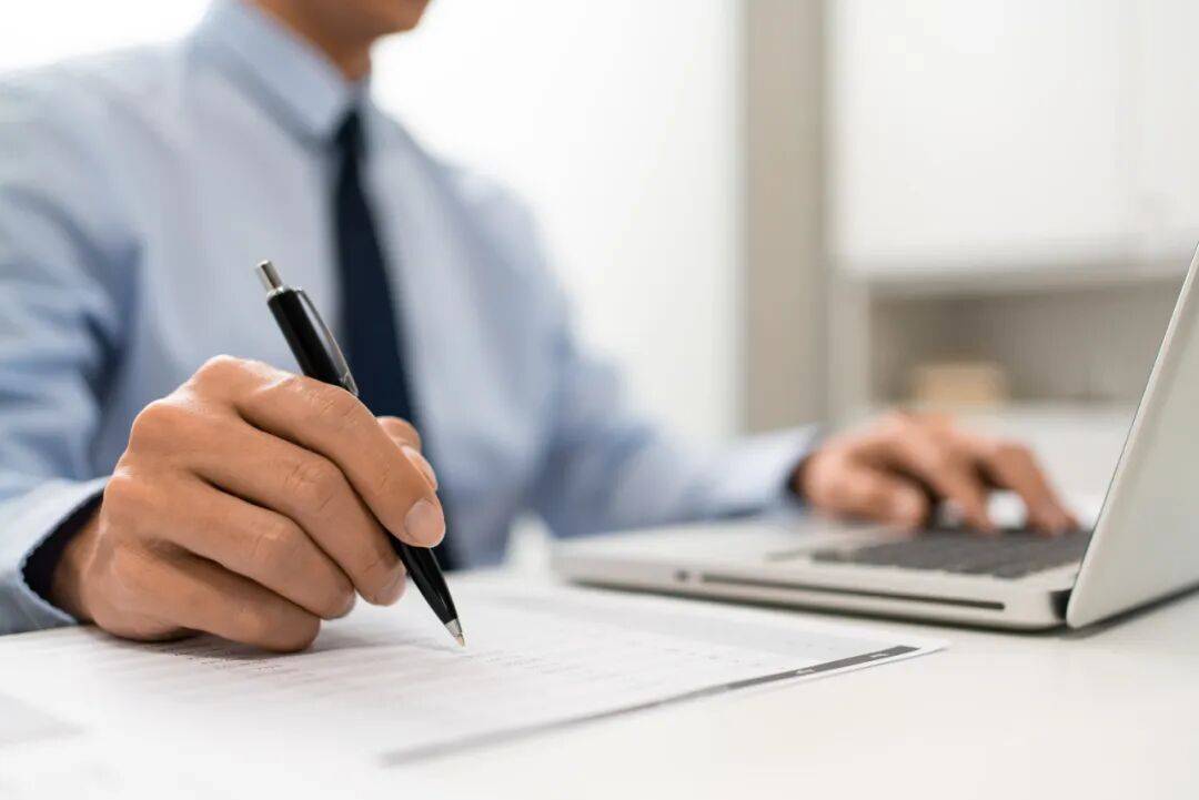 皇冠体育官网_工程师拒绝调岗至流水线操作工皇冠体育官网，仍在原岗打卡被辞退，法院判了