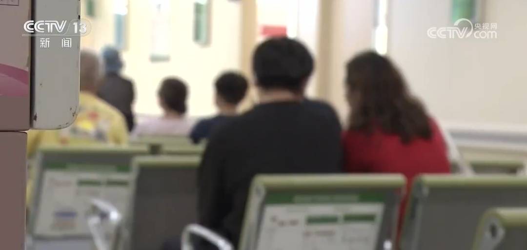 皇冠足球管理平台出租_全是演员！事发上海闹市区皇冠足球管理平台出租，网友怒了：无法无天，这是上海好嘛