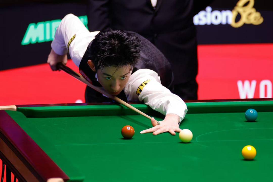 皇冠信用网怎么租_主角不止赵心童 22岁中国斯诺克小将吴宜泽创下个人最佳战绩